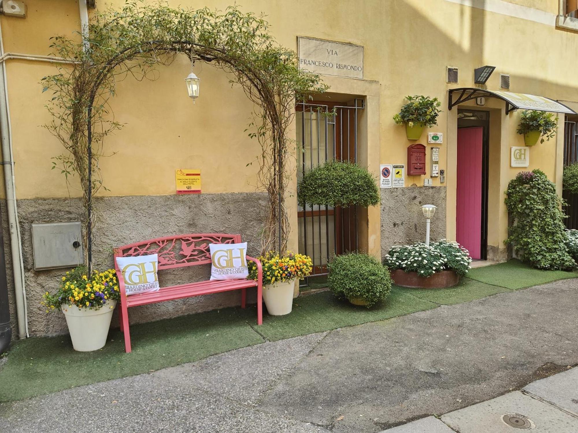 Pensión Giardino Giusti House & Court 2*
